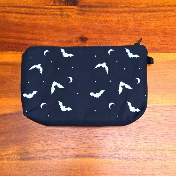 Bats Makeup Bag Cosmetic Black White Romwe NWT - Picture 1 of 4